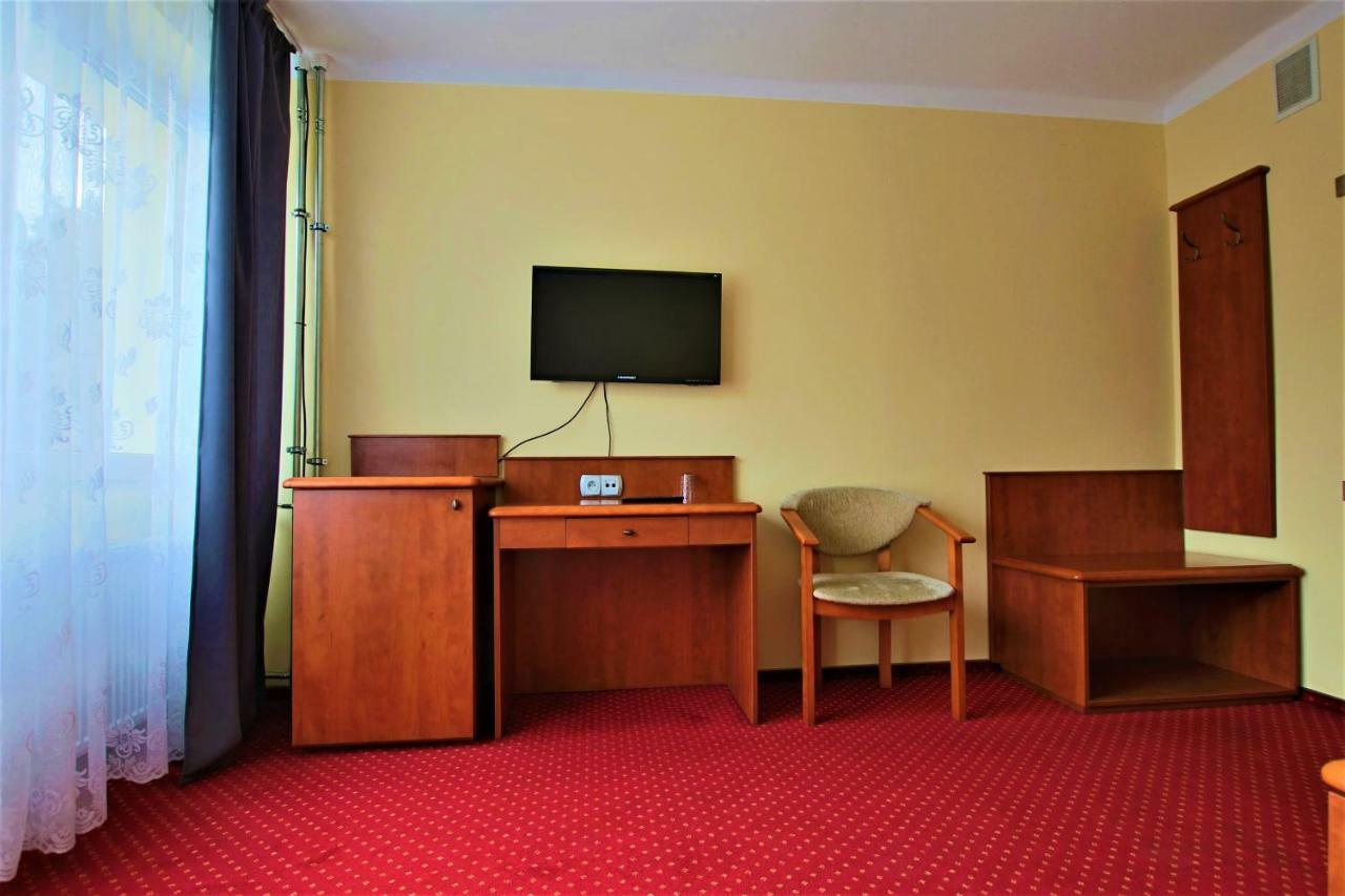 Arkadia Hotel Келце Екстериор снимка